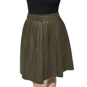 NWT Anthropologie olive green faux leather skirt. Size Large.
